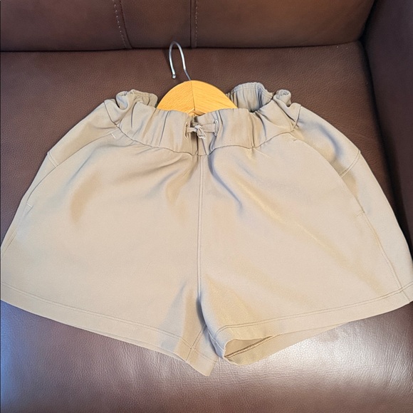 lululemon on the fly shorts - Picture 2 of 8